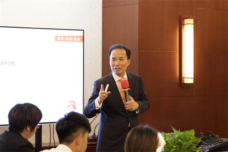 山东朱氏药业朱坤福简介